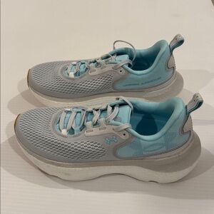 Under Armour Infinite Elite 2 Women Size 8.5 New!!